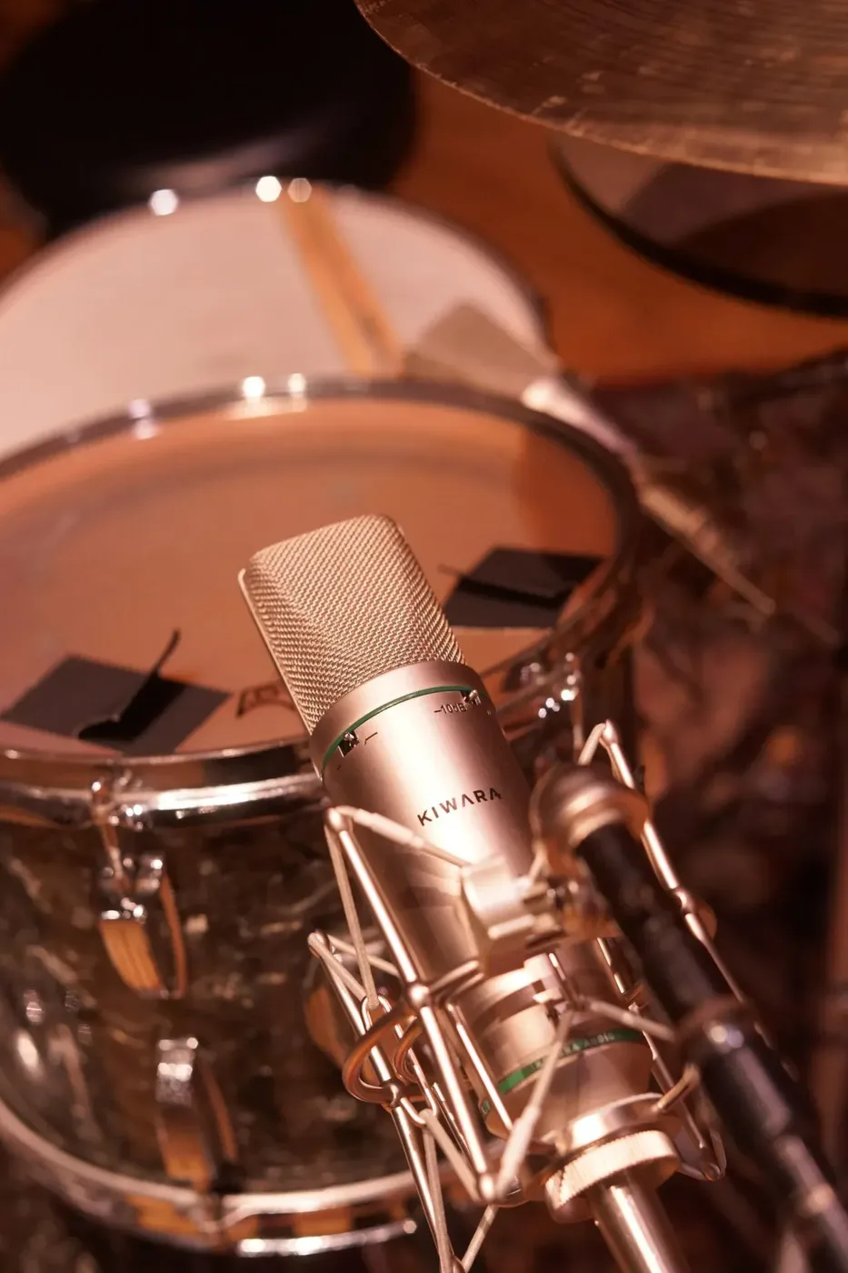 Kiwara KA-87 Large Diaphragm FET Condenser Microphone – Features